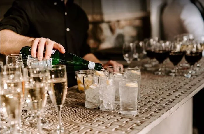 Bar & Beverage Service